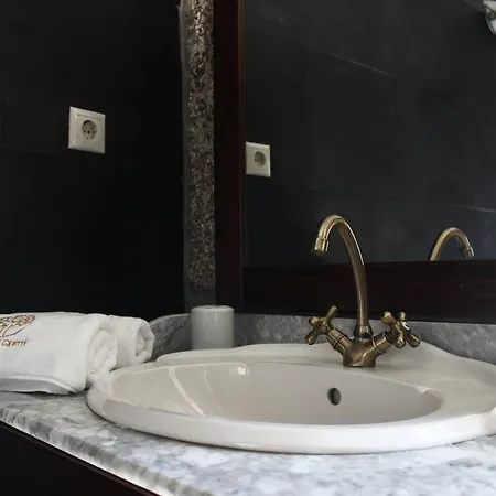 Da Quinta * Кабесейраш-ди-Башту